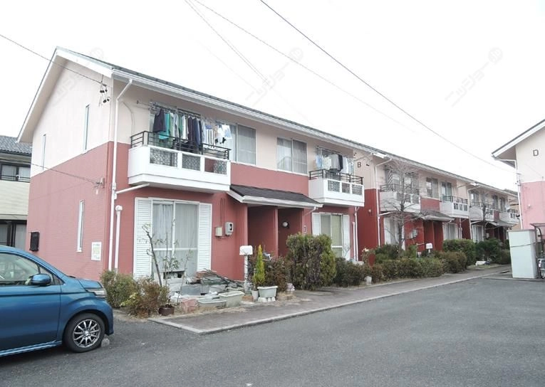 センチュリーエイトの外観