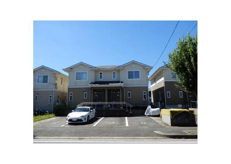 タウン三好ケ丘D棟の外観