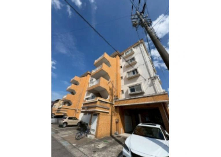 ユニーブル梅坪206号の外観