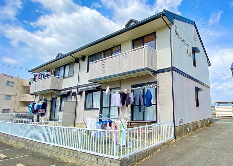 グリーンパーク浪ノ上の外観