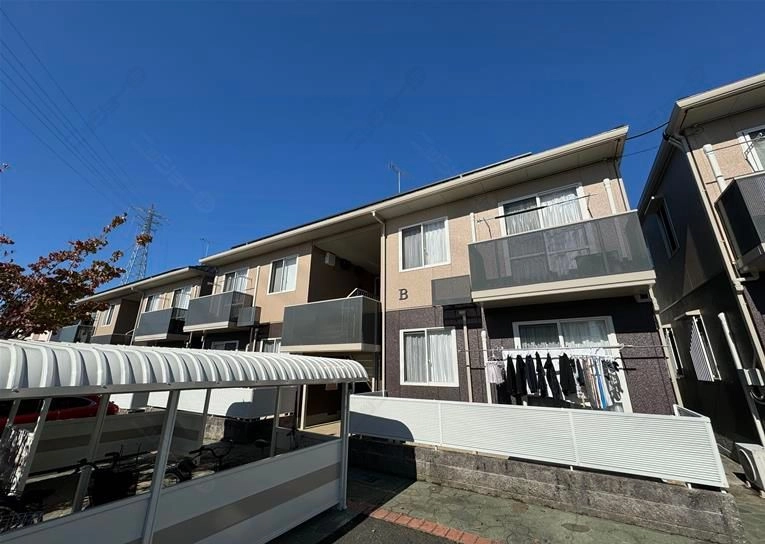 チャーリーズB棟の外観