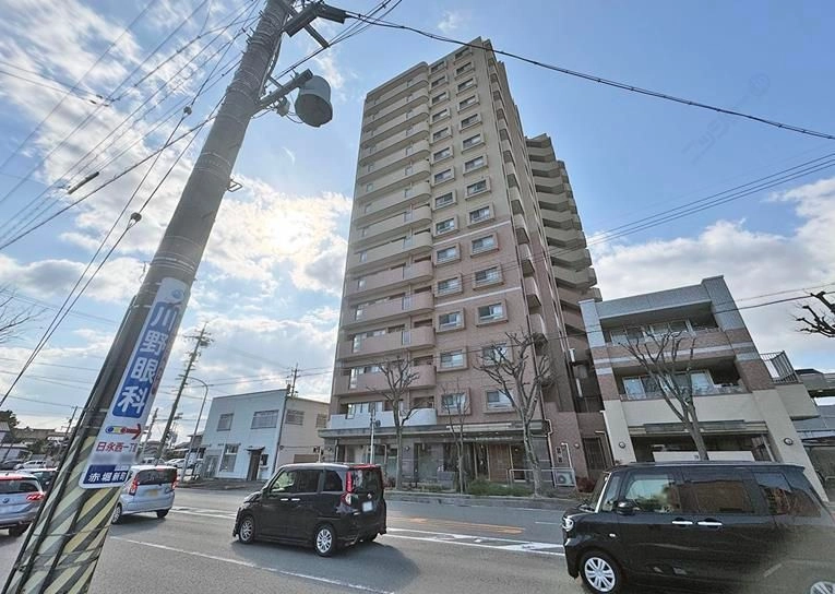 ライオンズマンション四日市城東町206号の外観