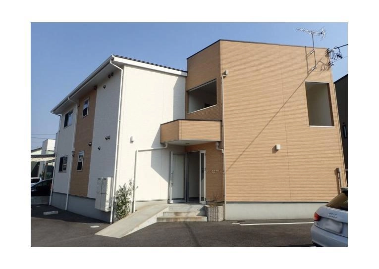 シャルム青山の外観