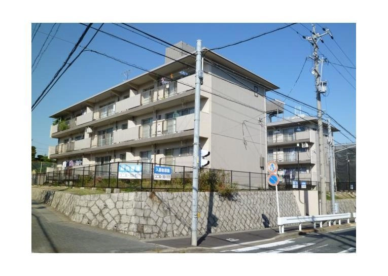 ハビタブル森本A棟の外観