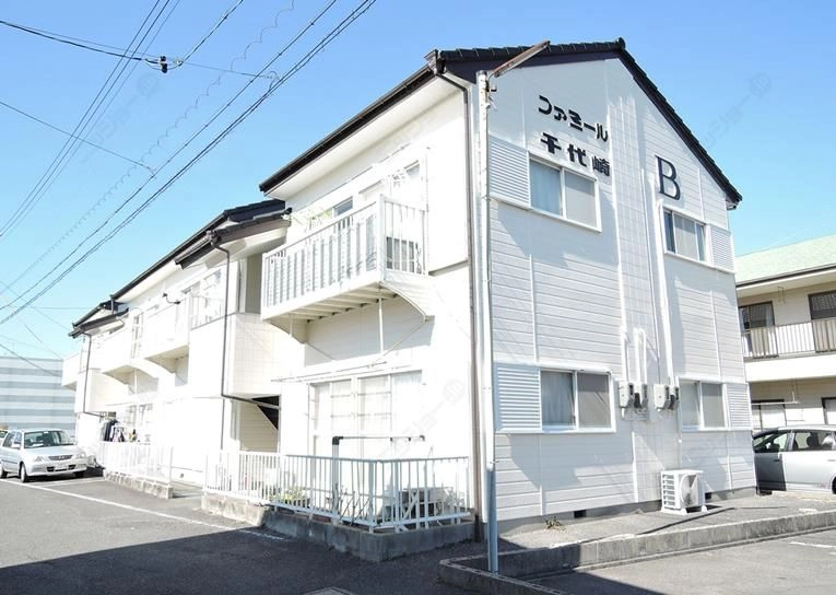 ファミール千代崎Ｂ棟の外観