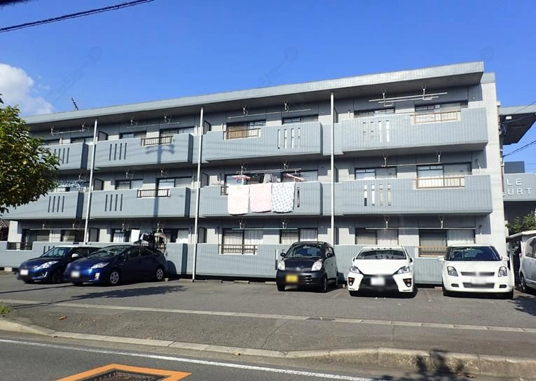 ＳＭＩＬＥ　ＣＯＵＲＴの外観