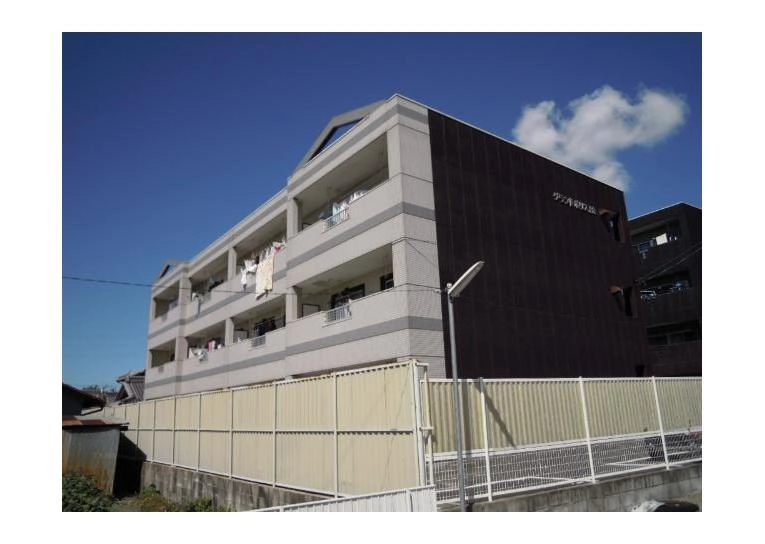 グランドポリス９３の外観