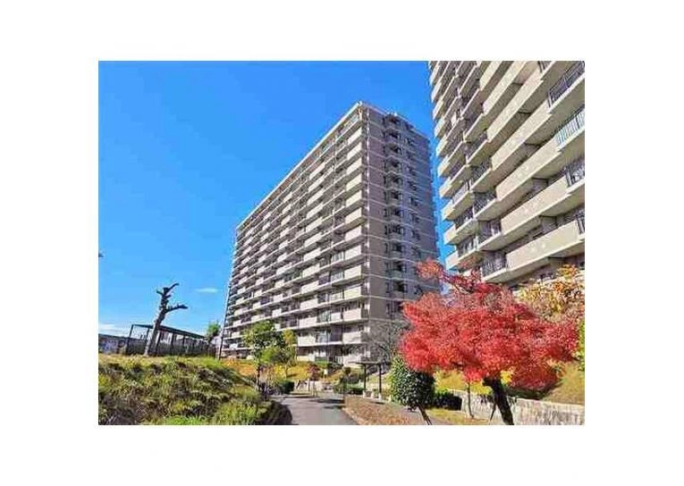 桃花台パークヒルズ五番館の外観