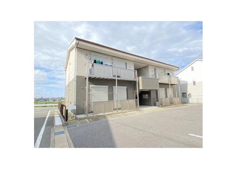 リ  バーサイド　一ツ木の外観