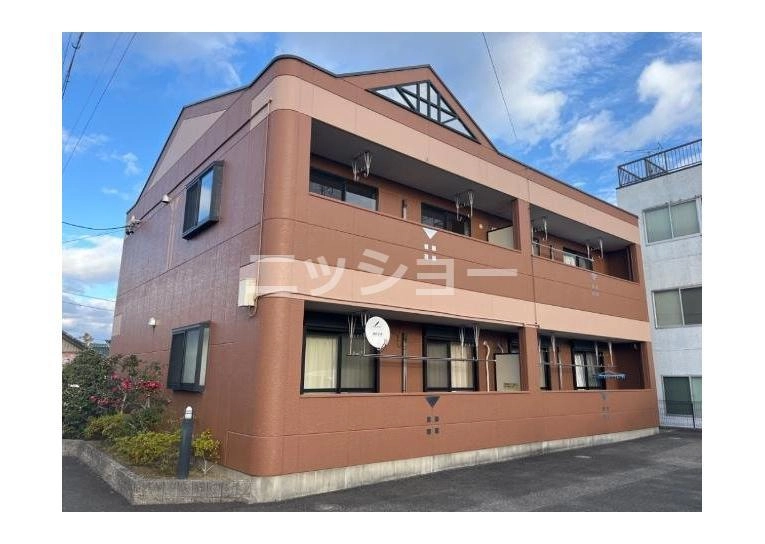 ブルーサンズ２号館の外観