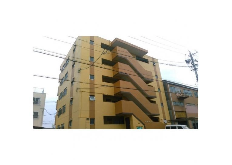 中源ビルの外観