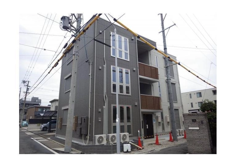 エクラ  シエールの外観