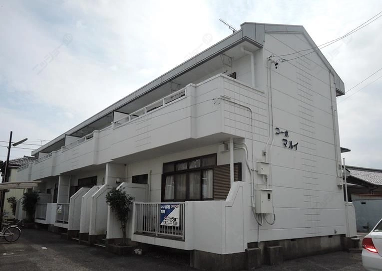 コーポマルイの外観