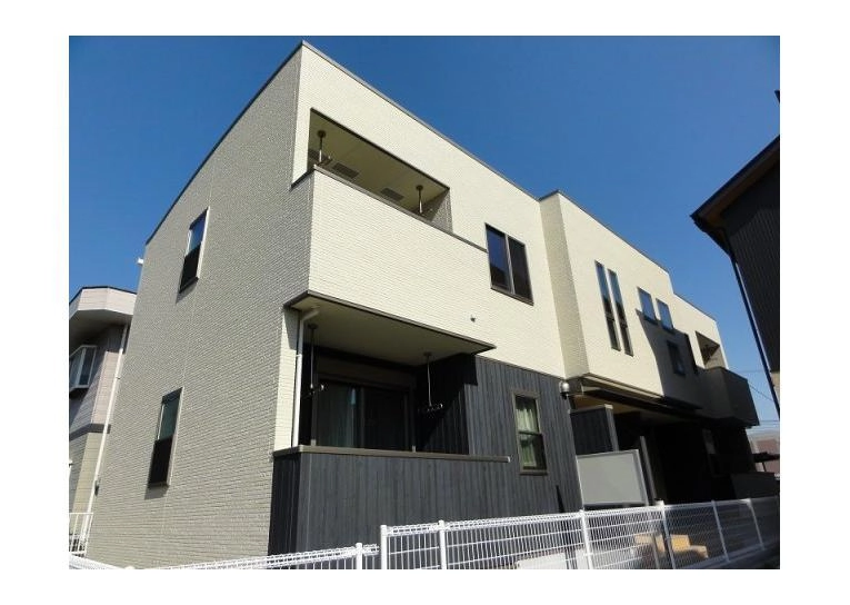 ウエスト・ピ  アの外観