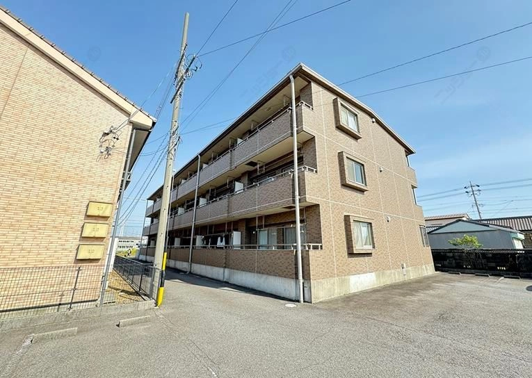 外観写真 ※写真は同型モデルの場合もございます