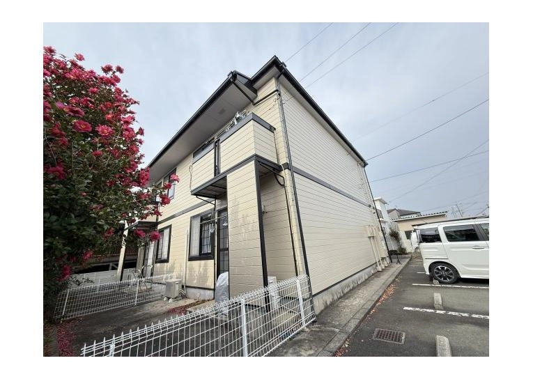 エイトゥリーズの外観