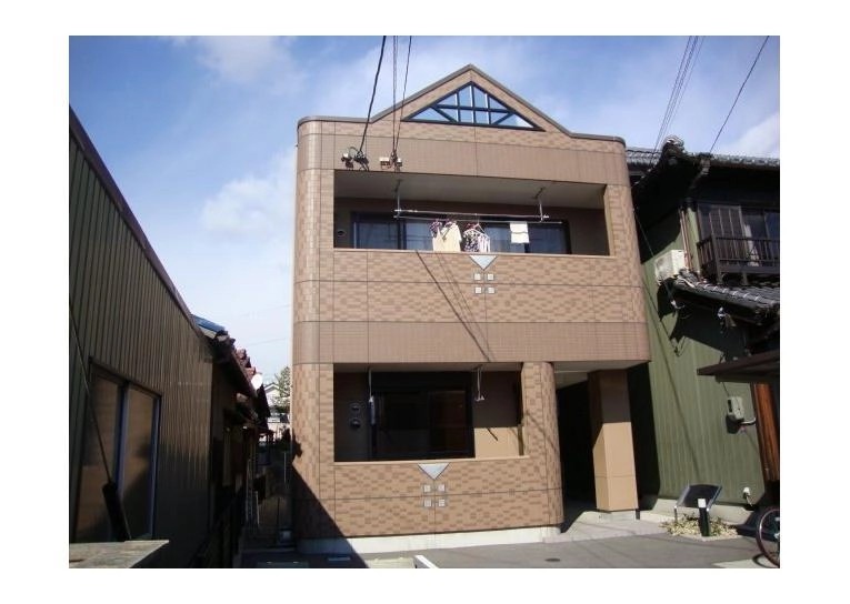 アトランティスの外観