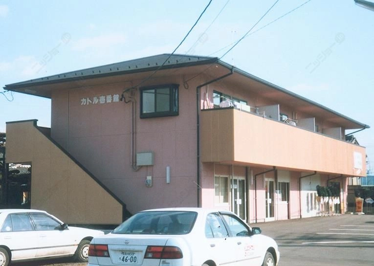 カトル壱番館の外観