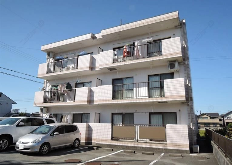 ファミ  ーユヤマナカの外観