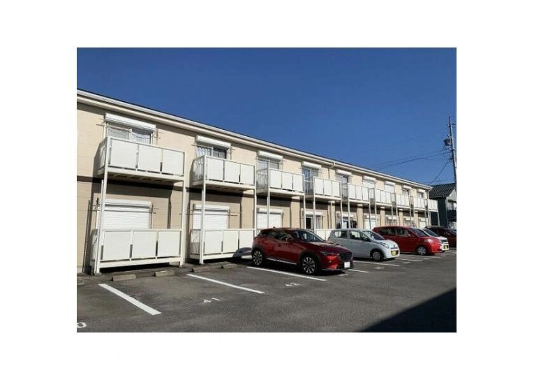 SurplusレオパレスBの外観