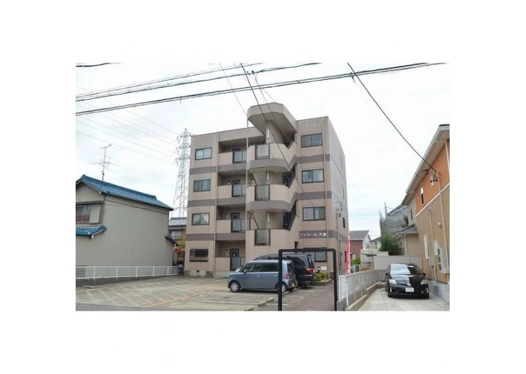 ファミール大道の外観