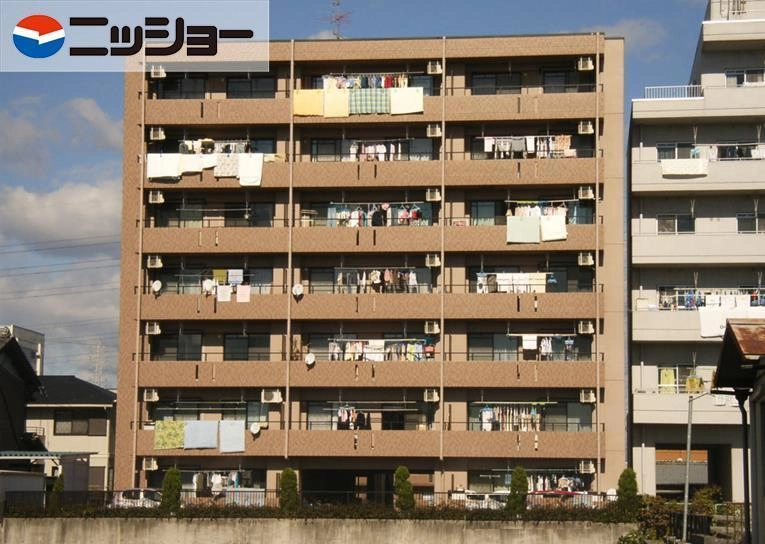 ア  コールヤマショウの外観