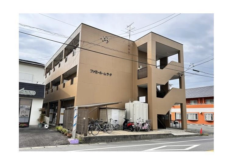 ファミール村田の外観