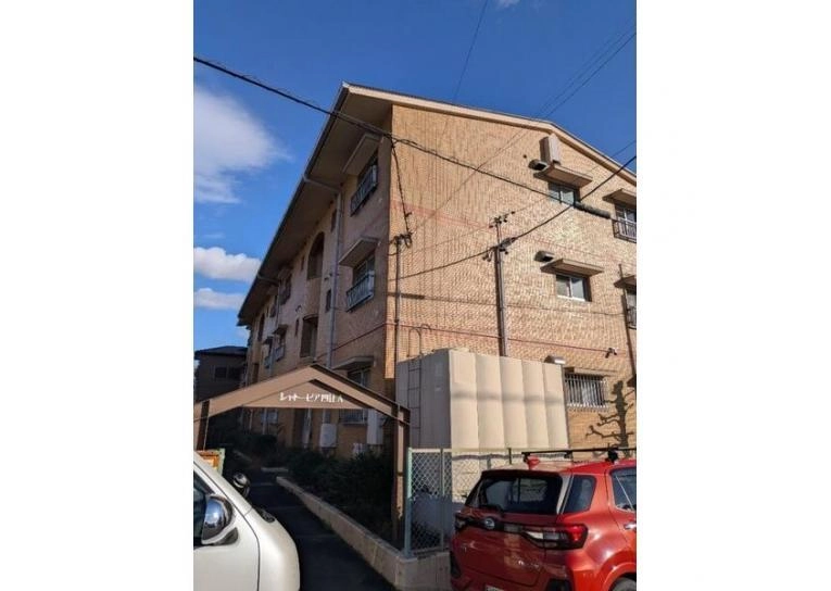 シャトーピア四辻Aの外観