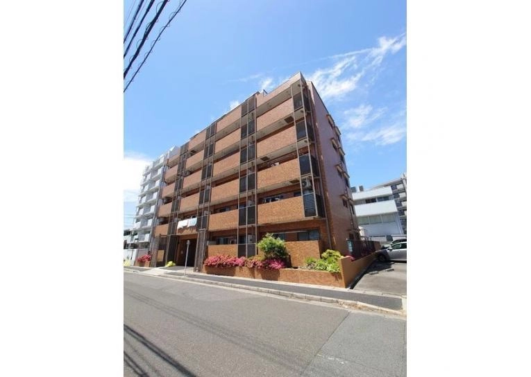 リヴァーサイド植田の外観