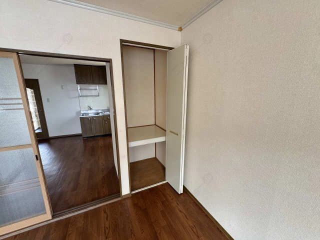 南東洋室収納