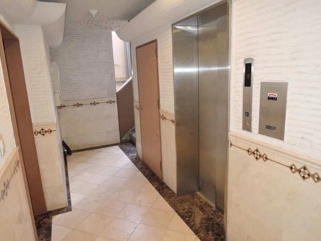   エレベーター