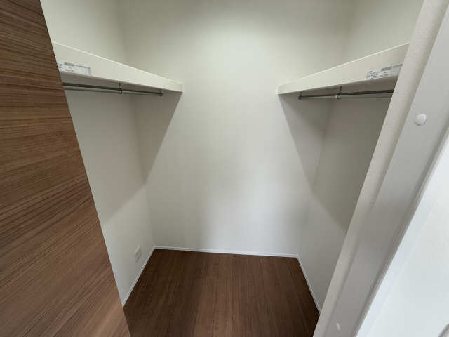寝室ウォークインクローゼット