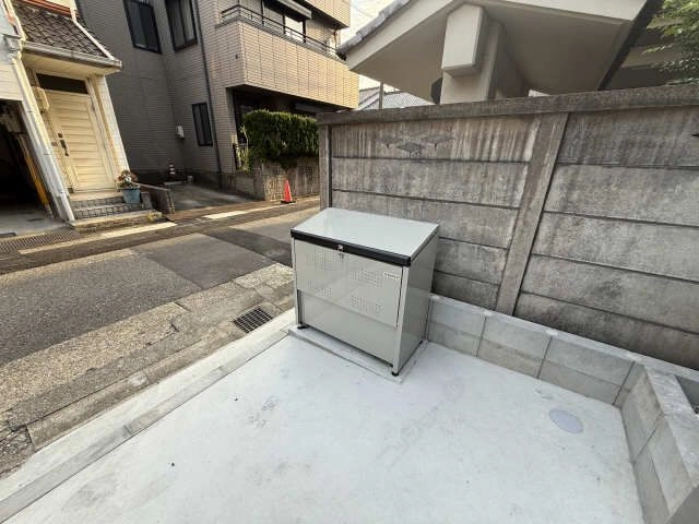 敷地内ゴミ置き場