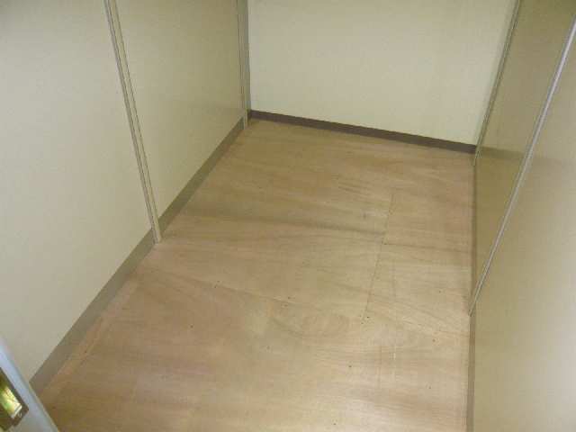 ﾄﾗﾝｸﾙｰﾑ