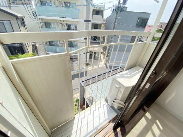 バルコニ  ー