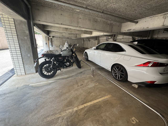 バイク置き場・駐車場