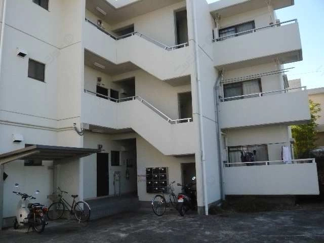 駐輪場・北側外観