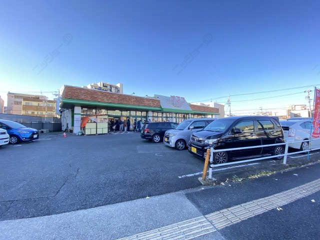 スーパーまで徒歩９分