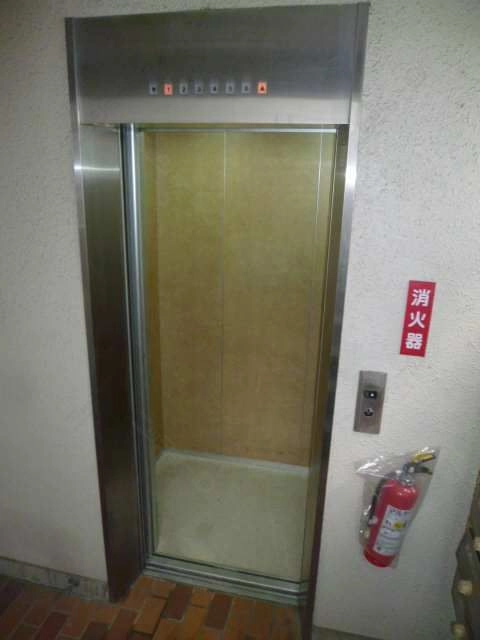 エレベータ  ー