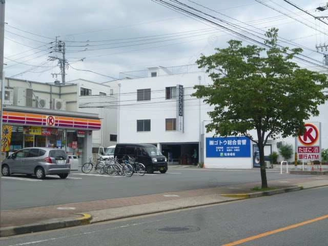 近隣コンビニ