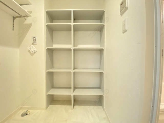 脱衣所収納棚
