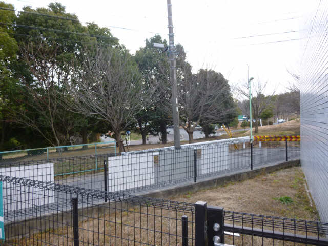 物件横の大高緑地公園