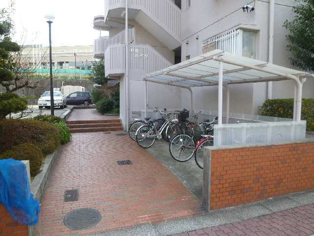 アプローチ・駐輪場