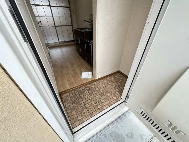 玄 関