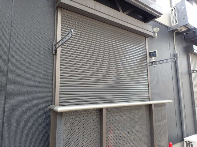 シャッター式雨戸