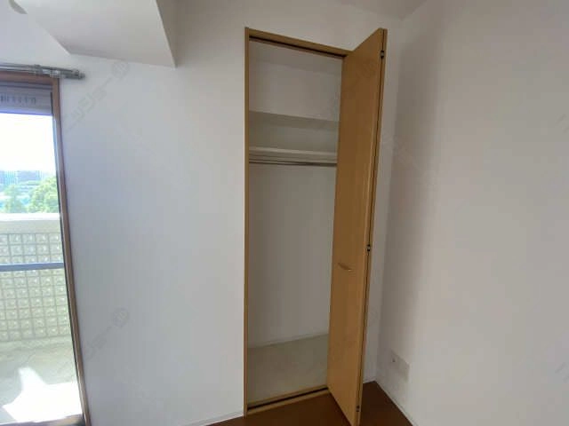 中洋室収納