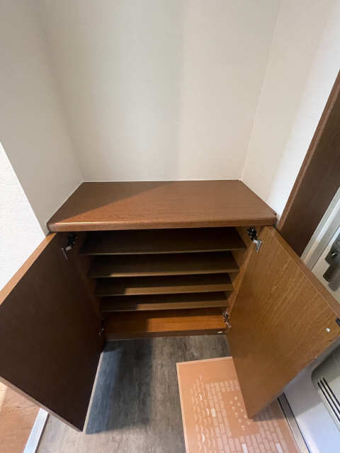 シューズボックス