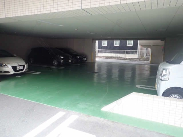 屋内駐車場