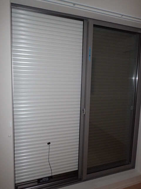 シャッター式雨戸