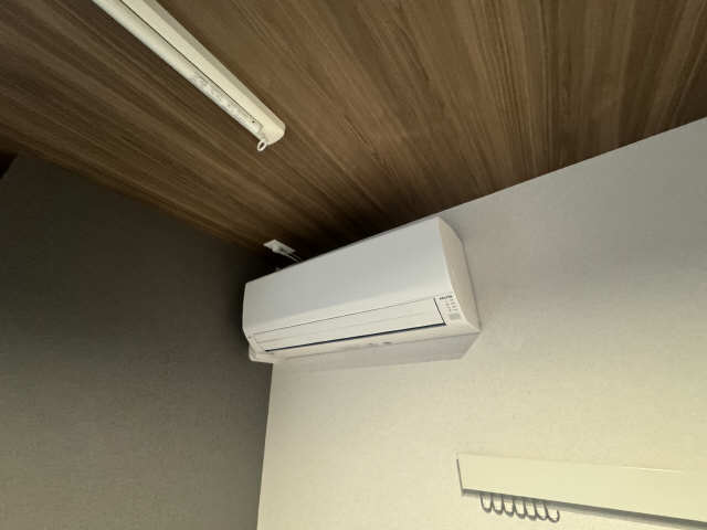 洋間エアコン